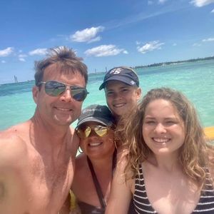 Meet your Posher, April